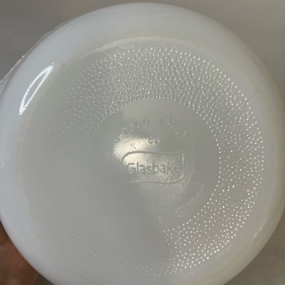 Glasbake J2600 Green Daisy 1.5 quart casserole dish - Picture 3 of 5